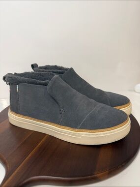 Toms Paxton Gray Bootie Ankle Boots Womens size 8 Gray Leather Suede